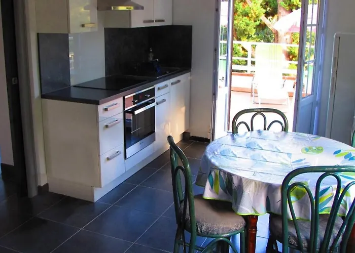 Appartement F1 Calme Et Proche Des Plages *